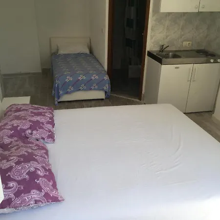 Apartment House Miljak *